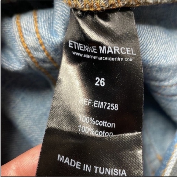 Etienne Marcel distressed ripped jeans Comfy
Size 26 Ankle crop - Picture 9 of 12